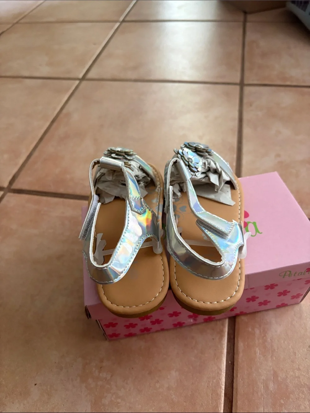 Kids' Iridescent Flower Strap Sandals - Silver